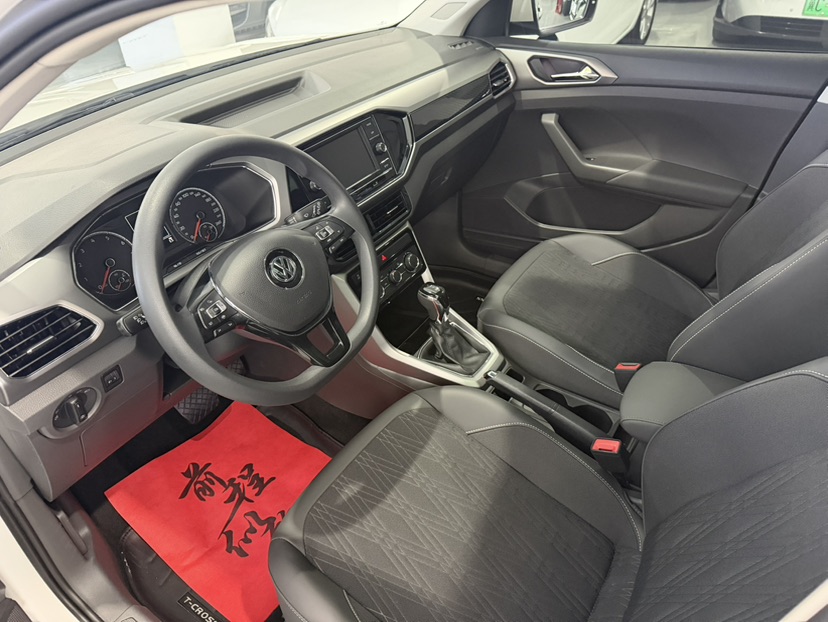 Volkswagen T-Cross 2020 car image #7