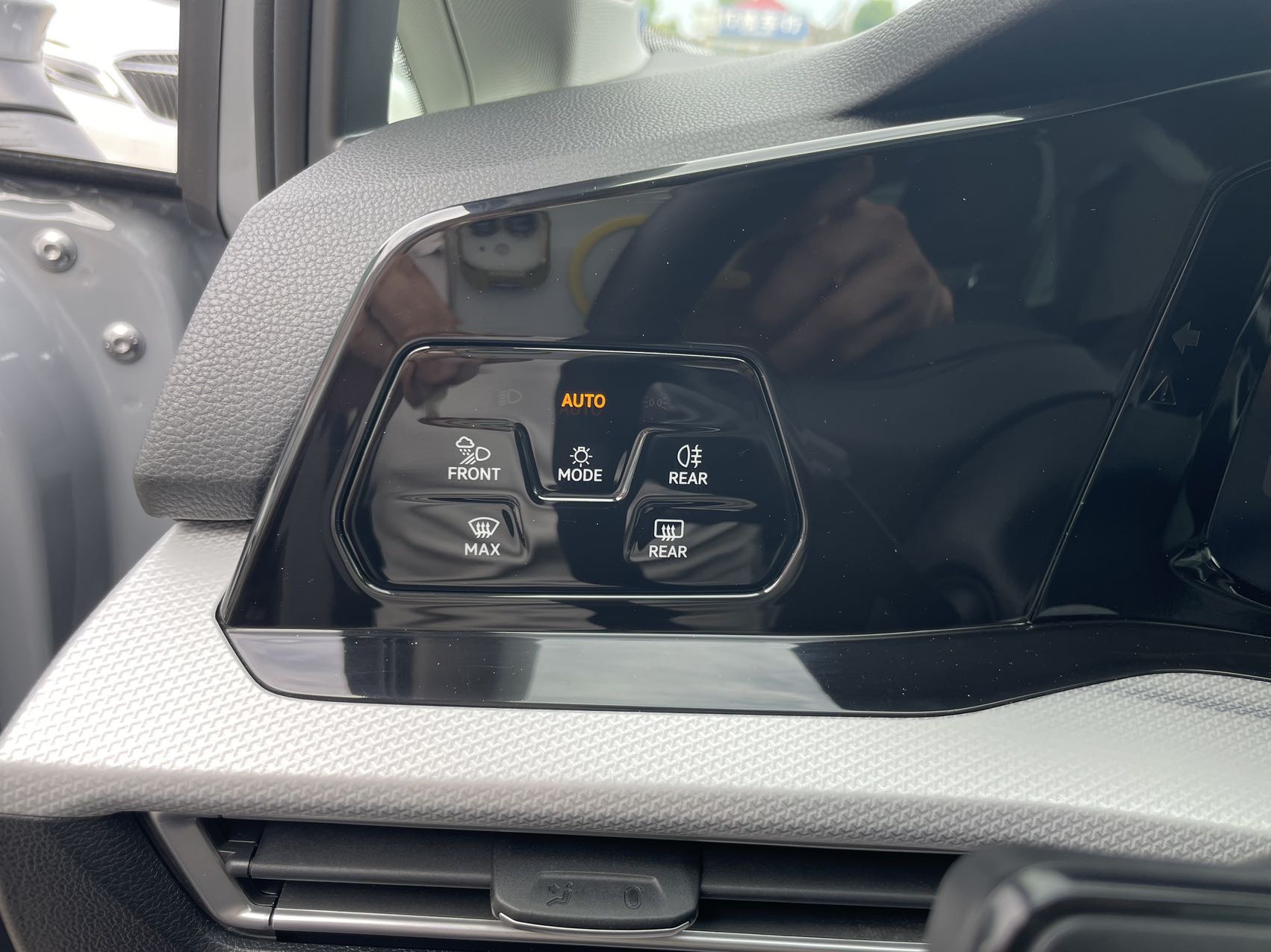 Volkswagen Golf 2021 car image #14