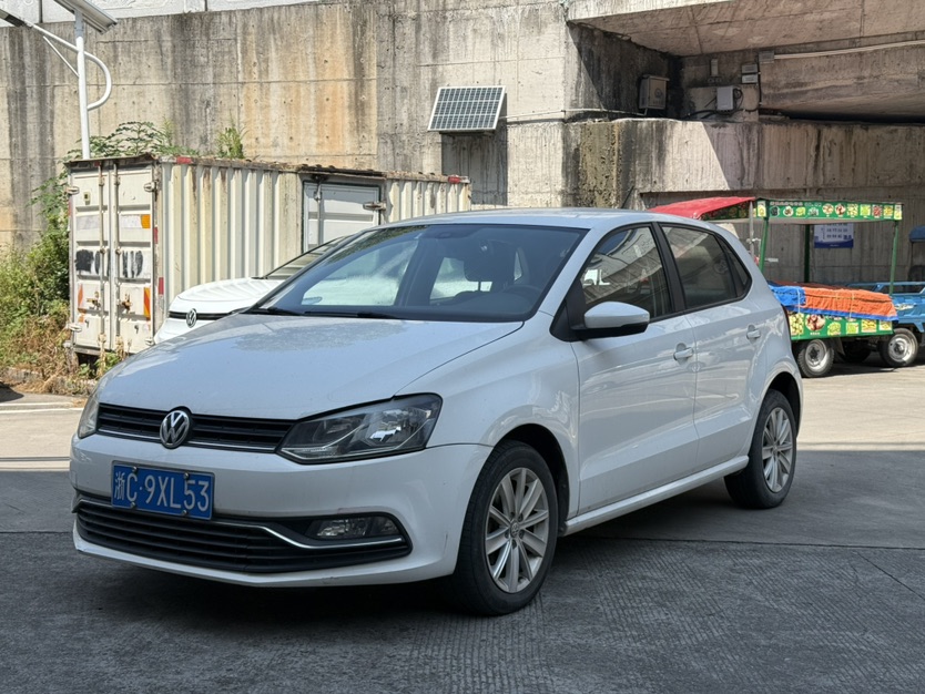 Volkswagen Polo 2015 Volkswagen Polo 2015 car image