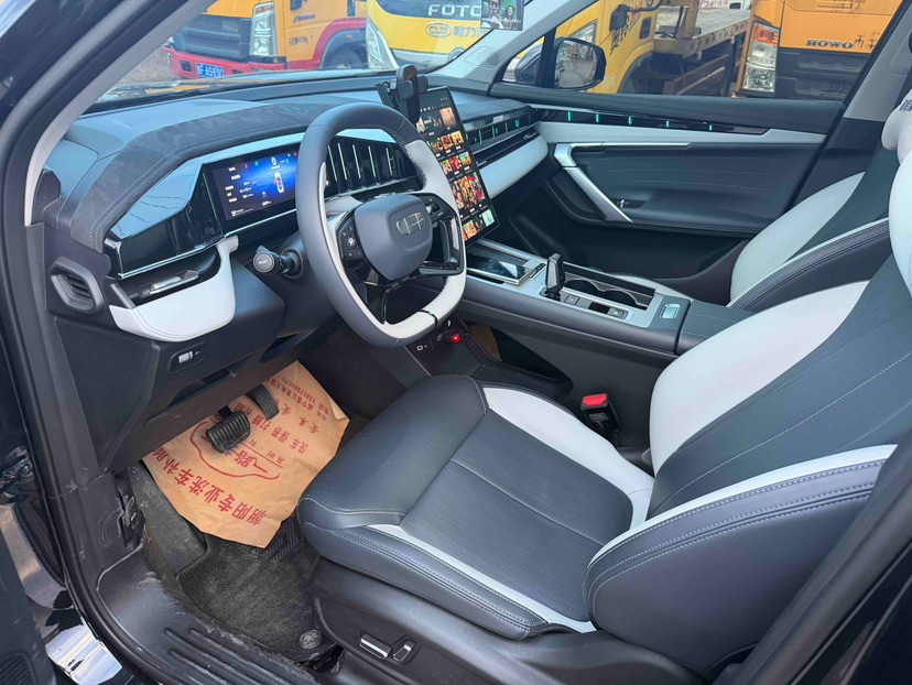 GEELY Boyue L 2025 car image #2
