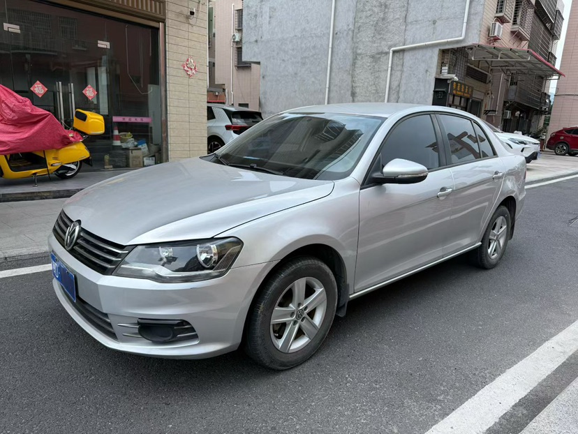 Volkswagen Bora 2014 car image 