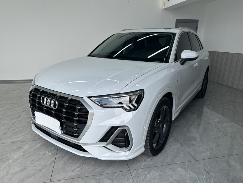 Audi Q3 2022 Audi Q3 2022 car image