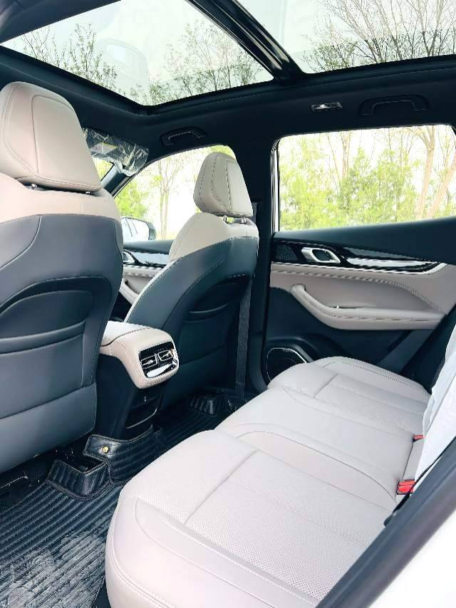 GEELY Boyue L 2025 #5 GEELY Boyue L 2025 car image #5