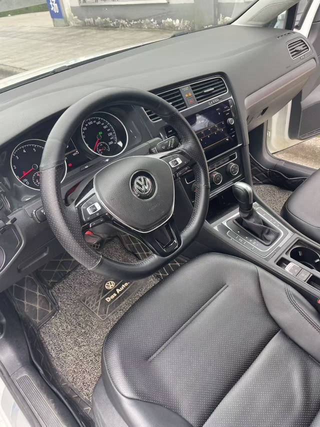 Volkswagen Golf (Imported) 2020 #6 Volkswagen Golf (Imported) 2020 صورة سيارة #6
