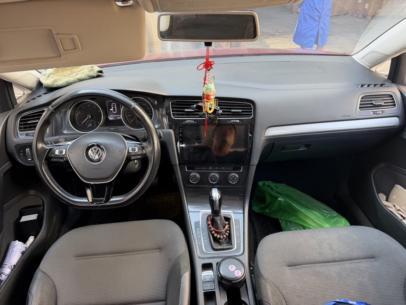 Volkswagen Golf 2018 car image #7