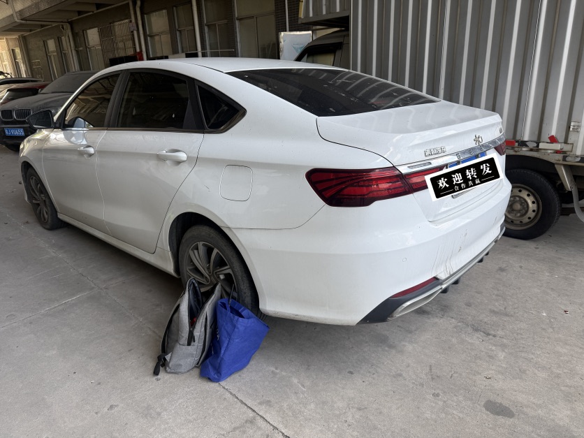 GEELY Binray 2018 car image #2