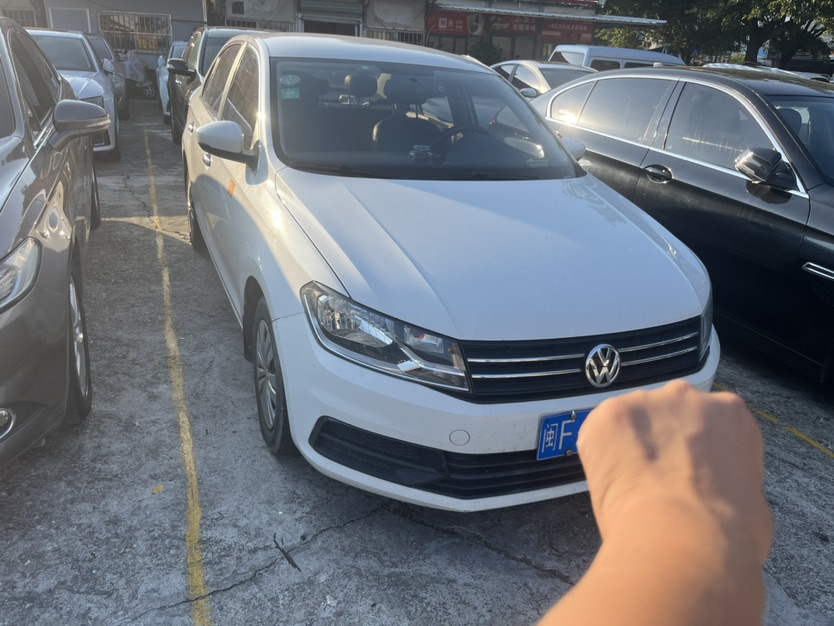 Volkswagen Santana 2017 car image #2