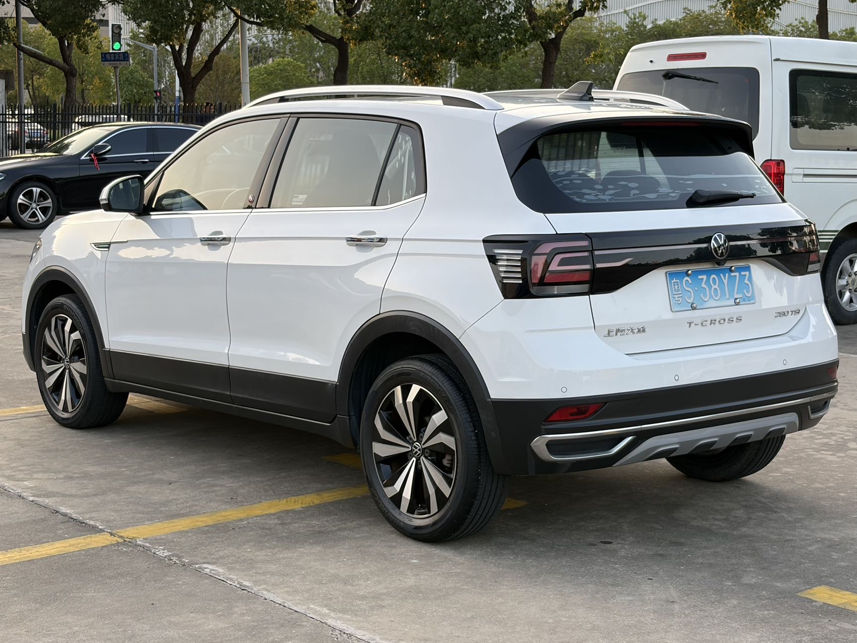 Volkswagen T-Cross 2021 #10 Volkswagen T-Cross 2021 car image #10