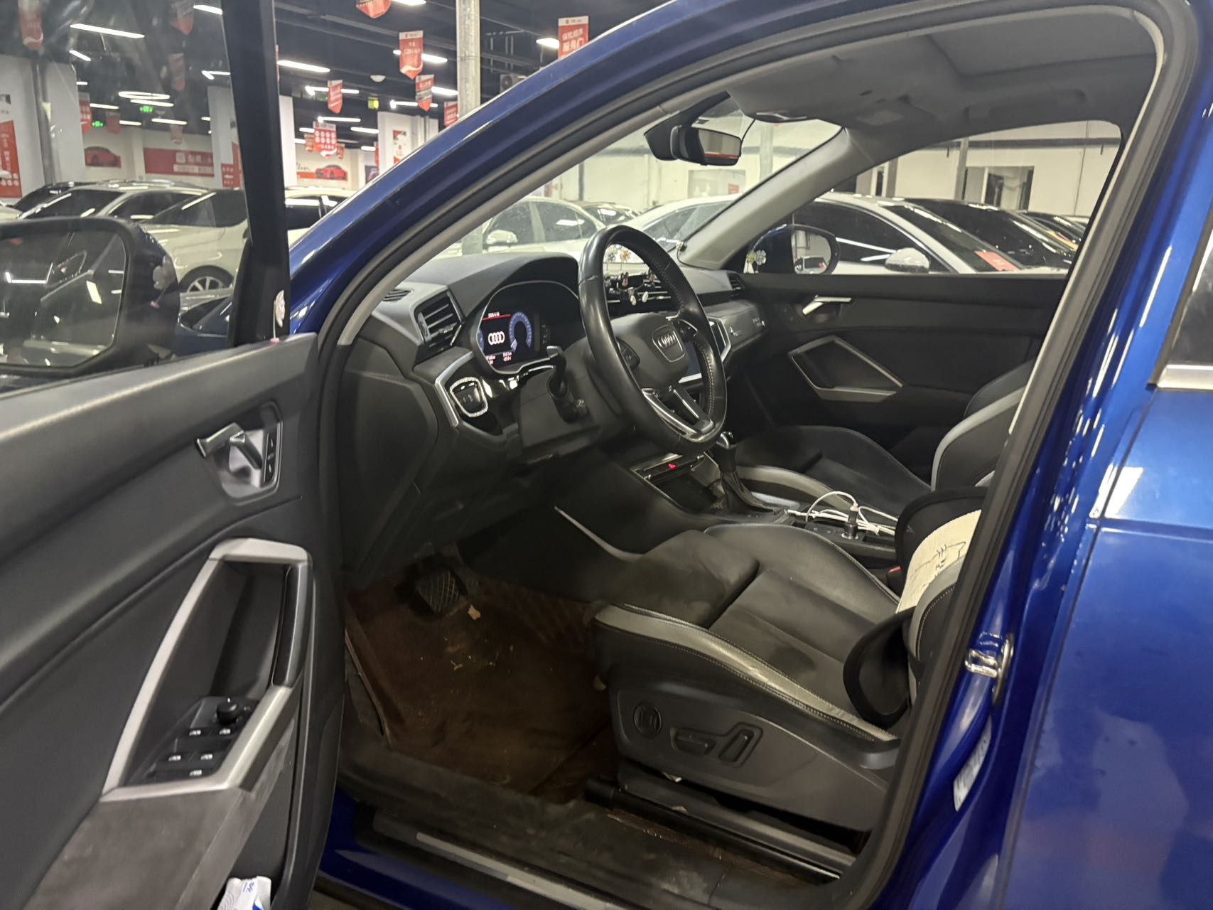 Audi Q3 2021 car image #4