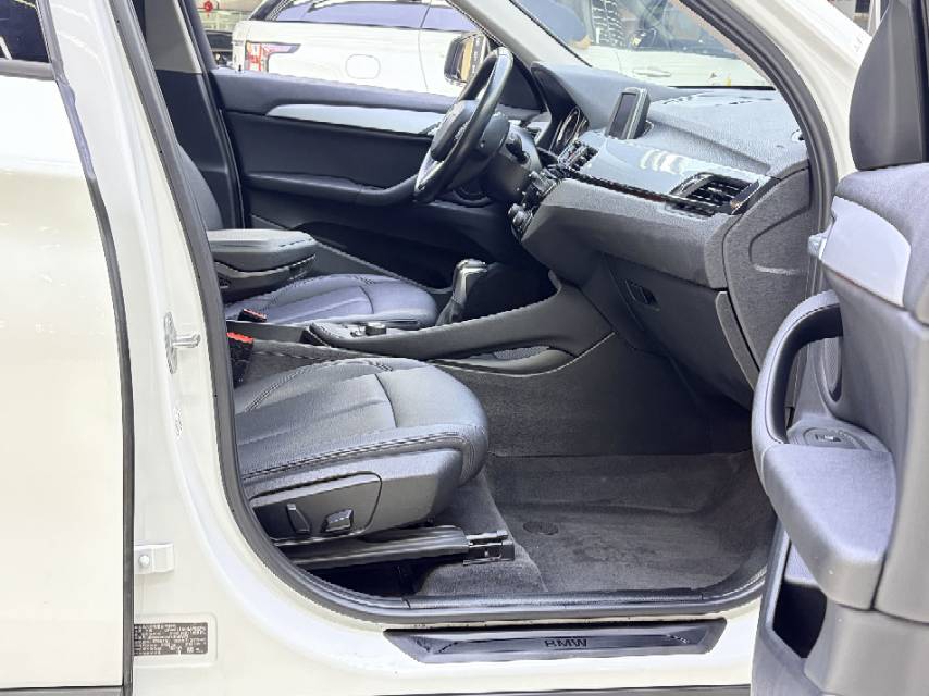 BMW X1 2019 #6 BMW X1 2019 car image #6