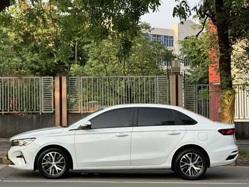 GEELY Emgrand 2023 car image #9