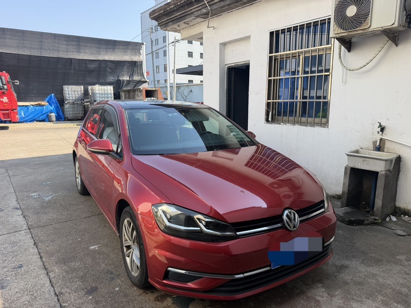 Volkswagen Golf 2018 car image #3