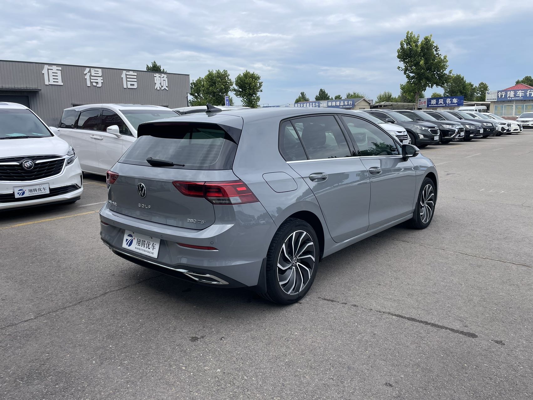 Volkswagen Golf 2021 car image #4