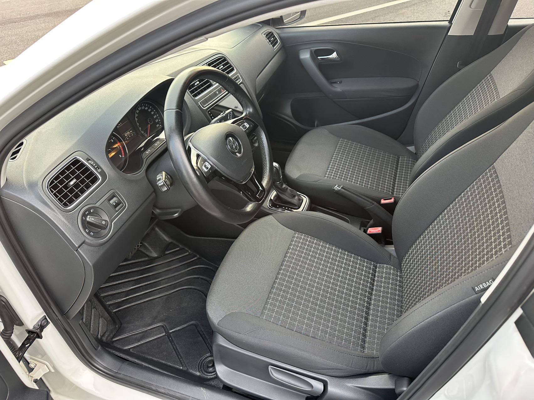 Volkswagen Polo 2017 #6 Volkswagen Polo 2017 car image #6