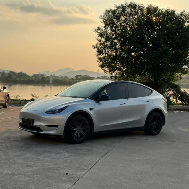 Tesla Model Y 2024 #2 Tesla Model Y 2024 car image #2