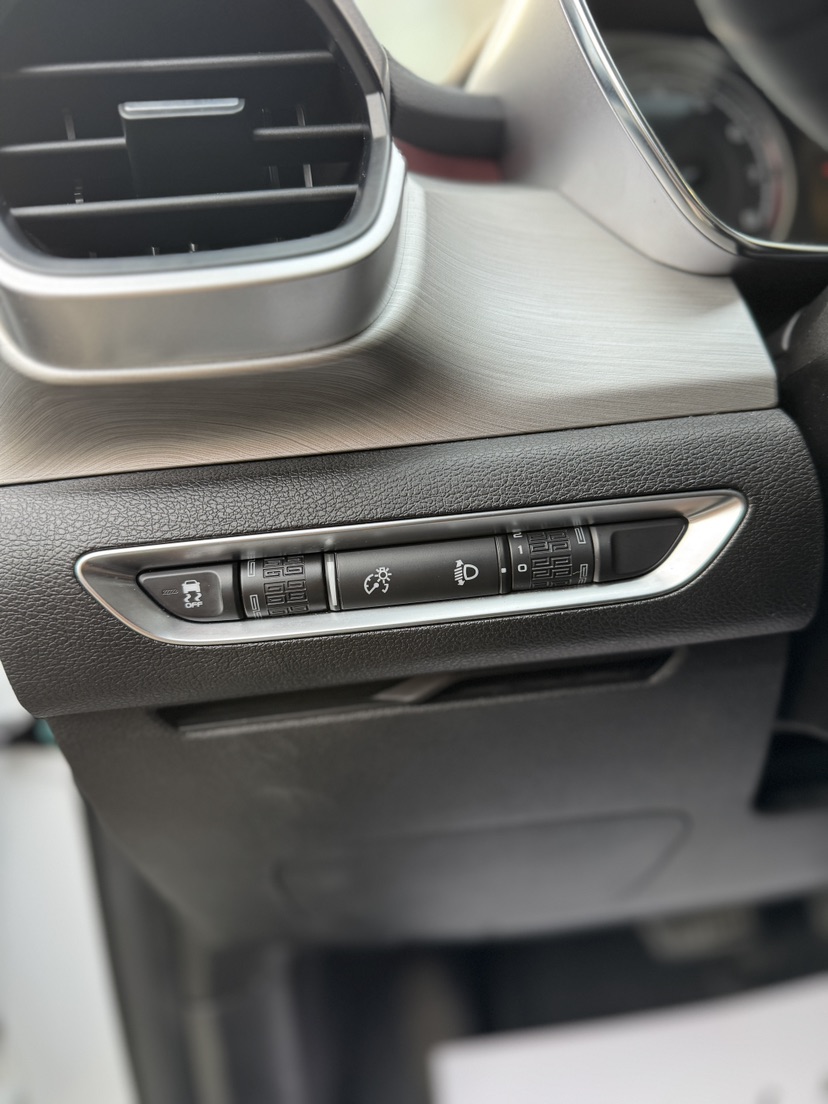 GEELY Coolray 2021 car image #13