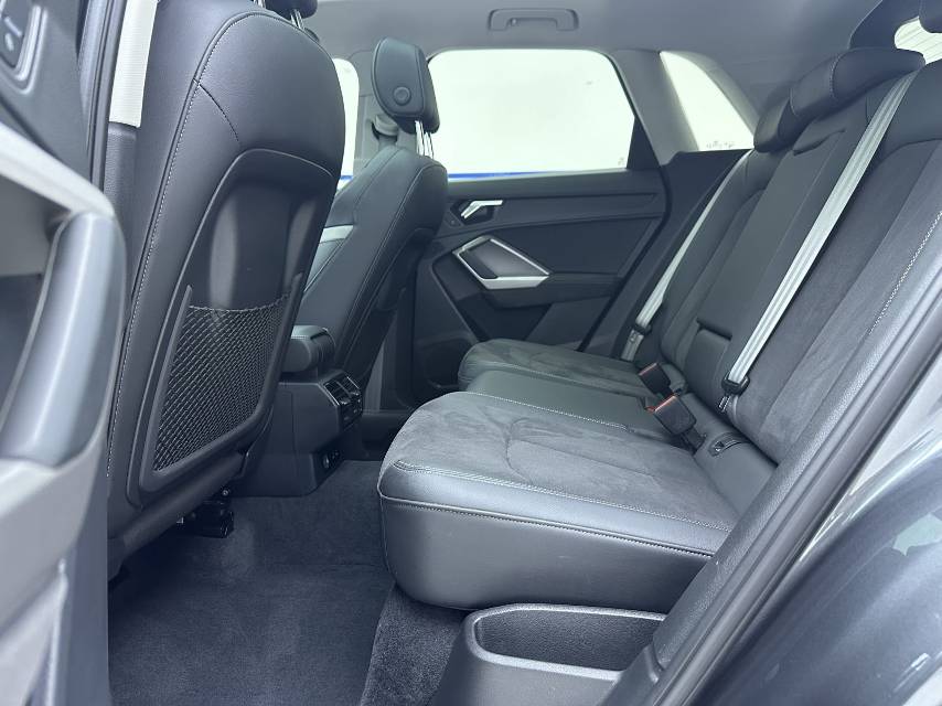 Audi Q3 2022 car image #8