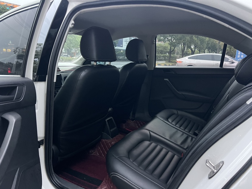Volkswagen Santana 2017 car image #8