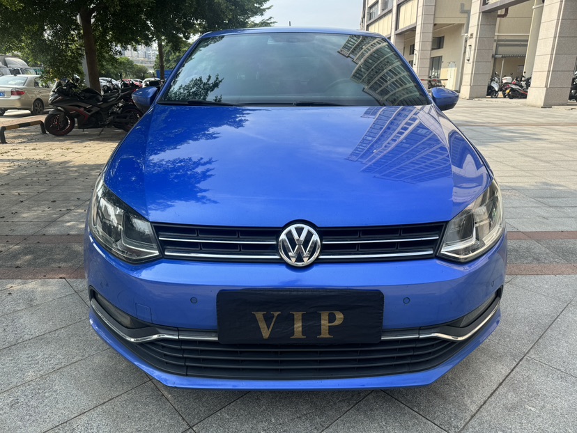 Volkswagen Polo 2015 car image #2