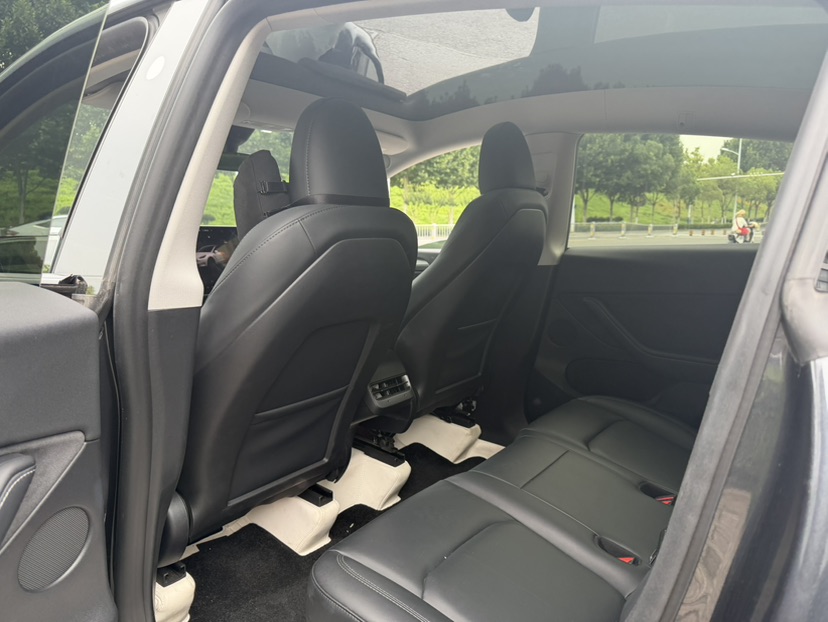 Tesla Model Y 2024 car image #5