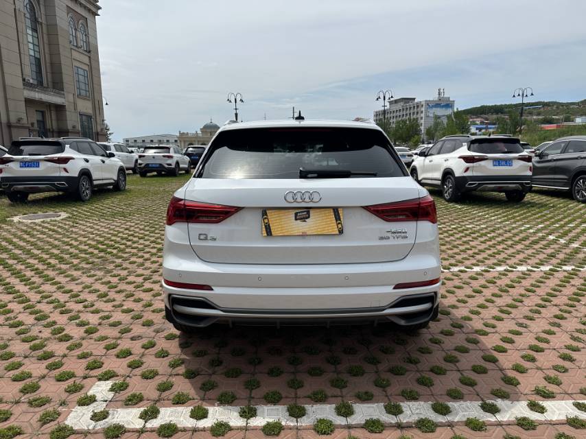 Audi Q3 2022 #5 Audi Q3 2022 car image #5