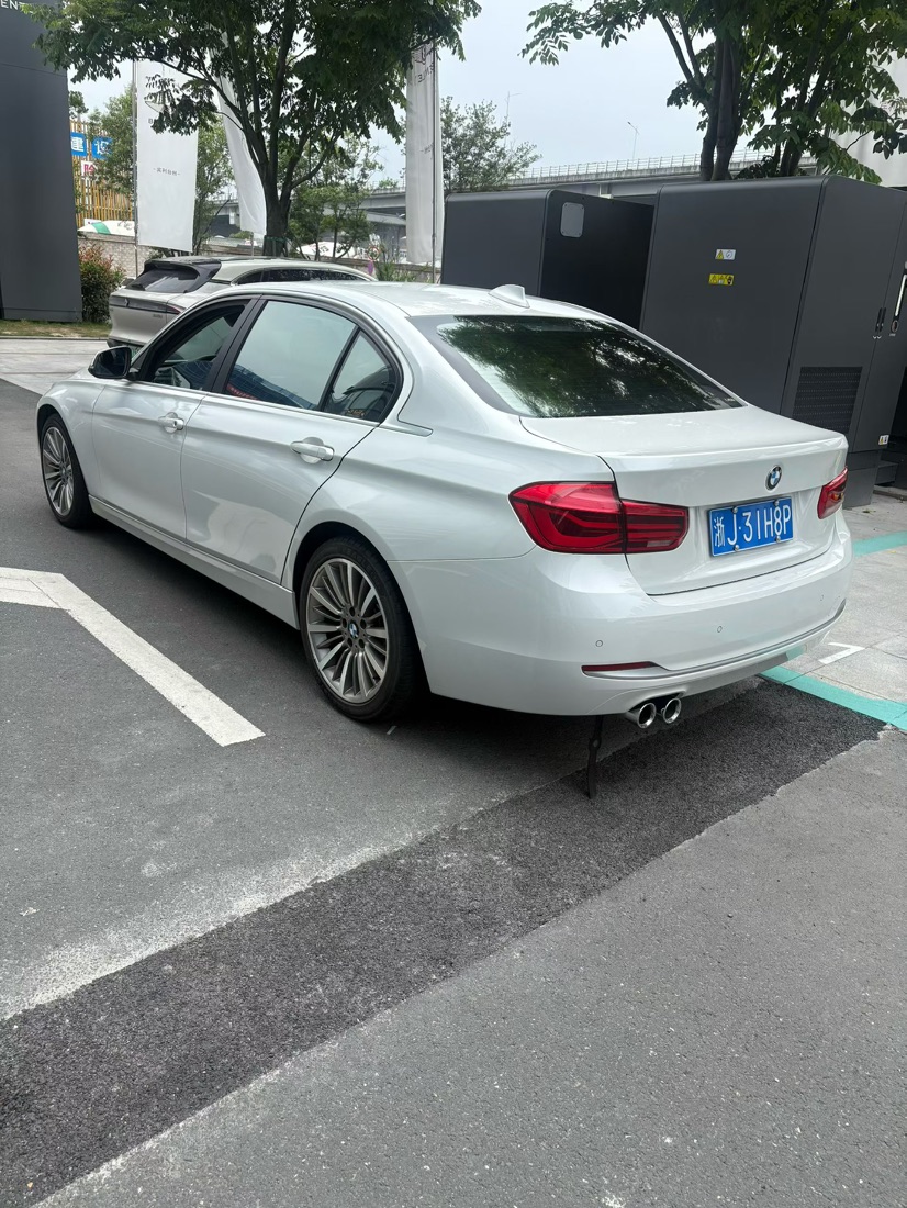 BMW 3 Series 2019 #3 BMW 3 Series 2019 car image #3