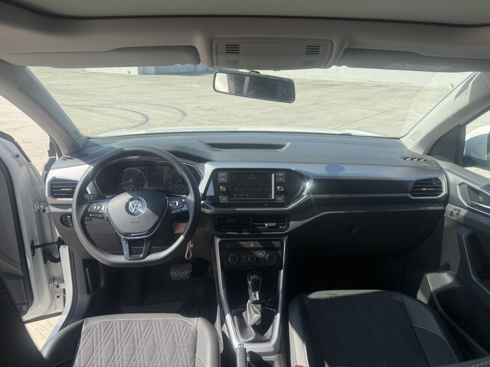 Volkswagen T-Cross 2019 #5 Volkswagen T-Cross 2019 car image #5