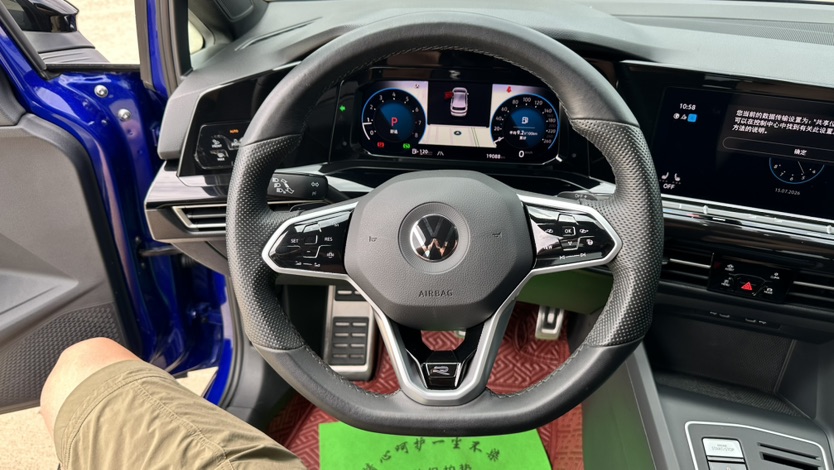 Volkswagen Golf 2022 car image #13