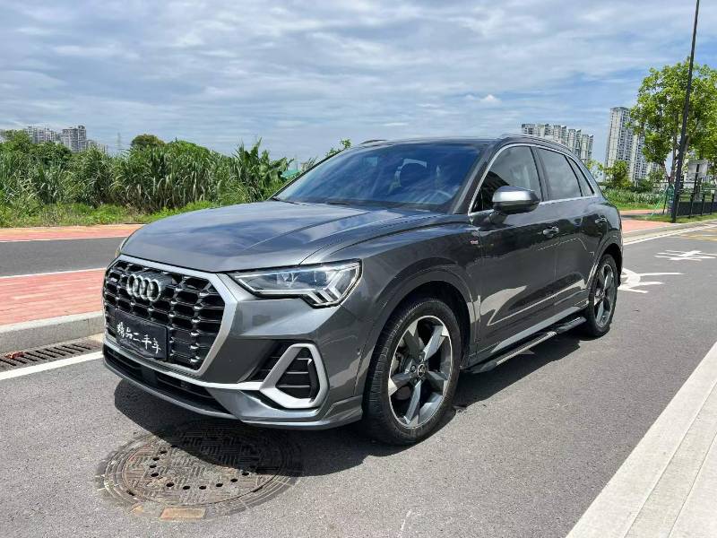 Audi Q3 2022 car image 