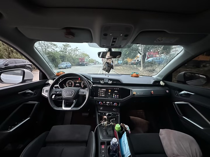 Audi Q3 2023 image de voiture #7