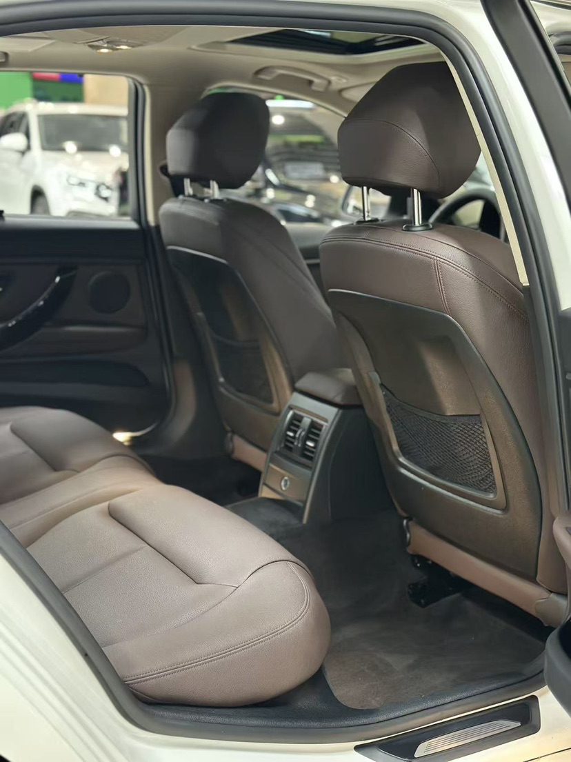 BMW 3 Series 2019 #6 BMW 3 Series 2019 car image #6