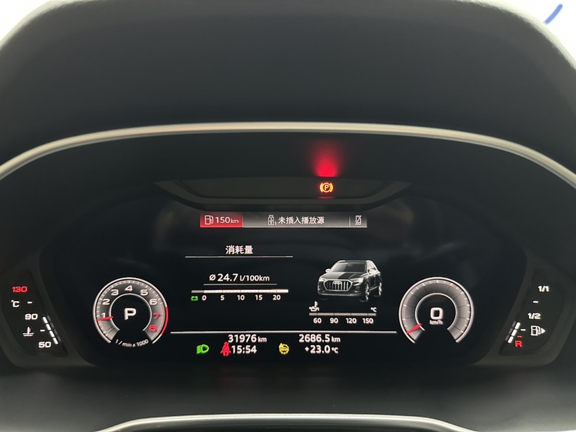 Audi Q3 2022 car image #11