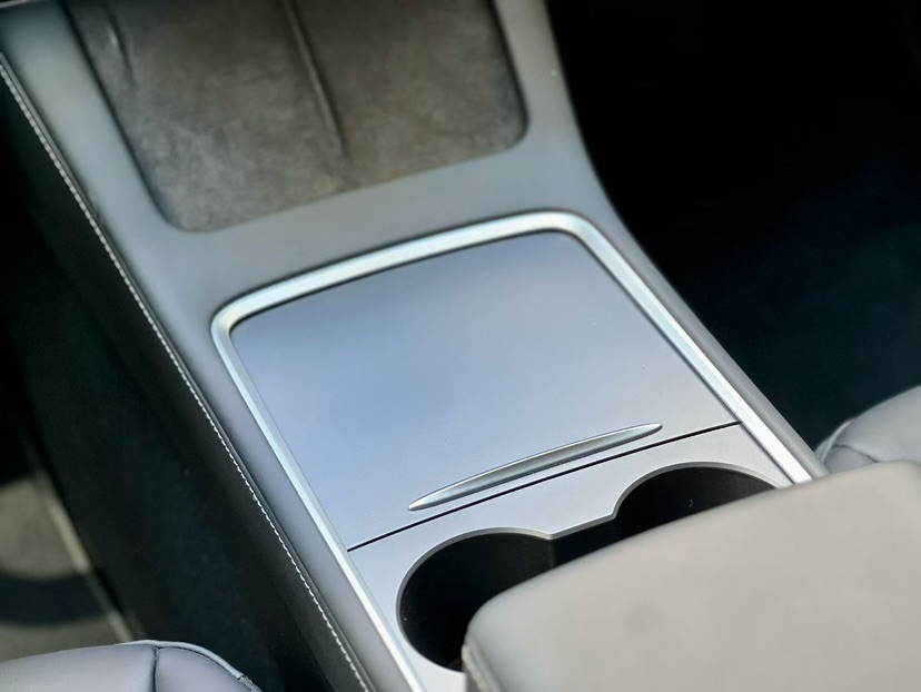 Tesla Model Y 2023 #8 Tesla Model Y 2023 car image #8