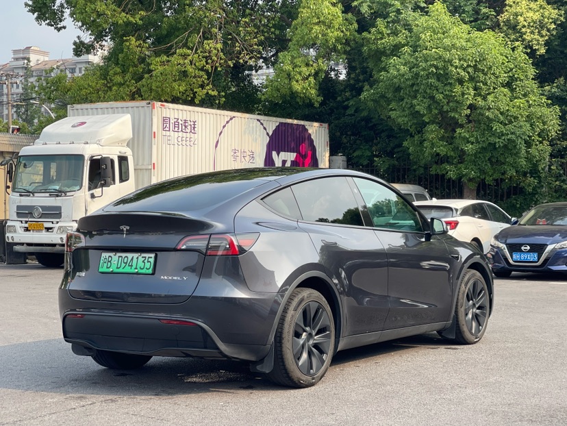 Tesla Model Y 2024 car image #7