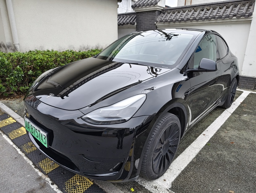 Tesla Model Y 2023 Tesla Model Y 2023 car image