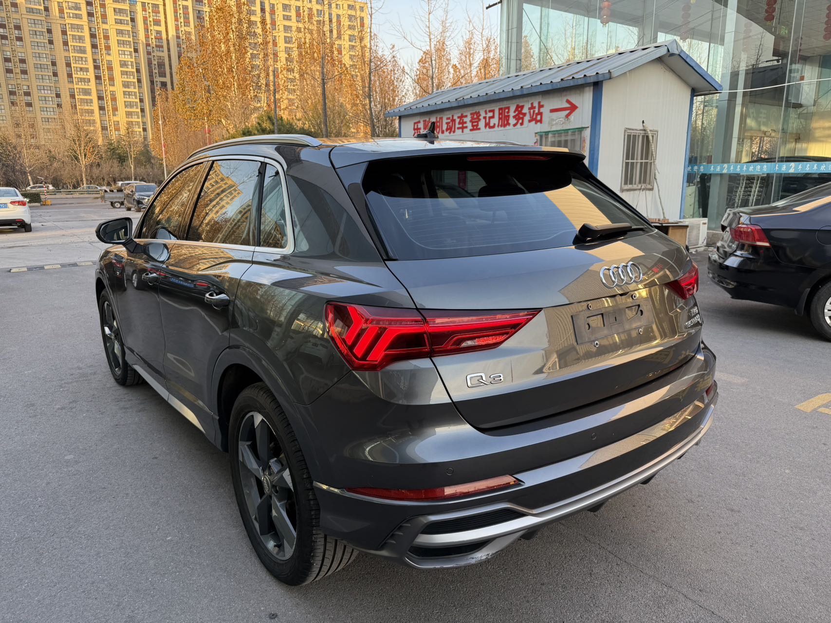 Audi Q3 2020 car image #5