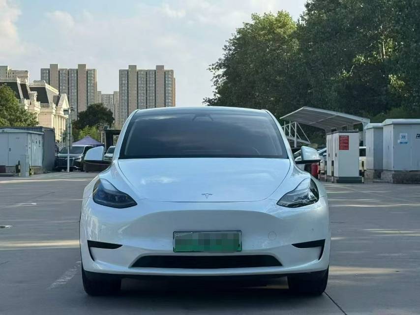 Tesla Model Y 2023 #2 Tesla Model Y 2023 car image #2
