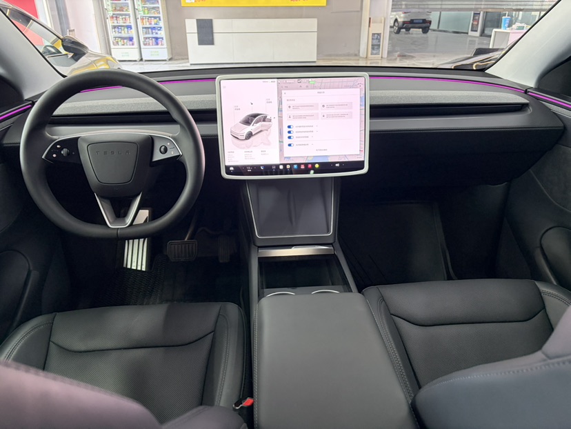 Tesla Model Y 2025 #5 Tesla Model Y 2025 car image #5