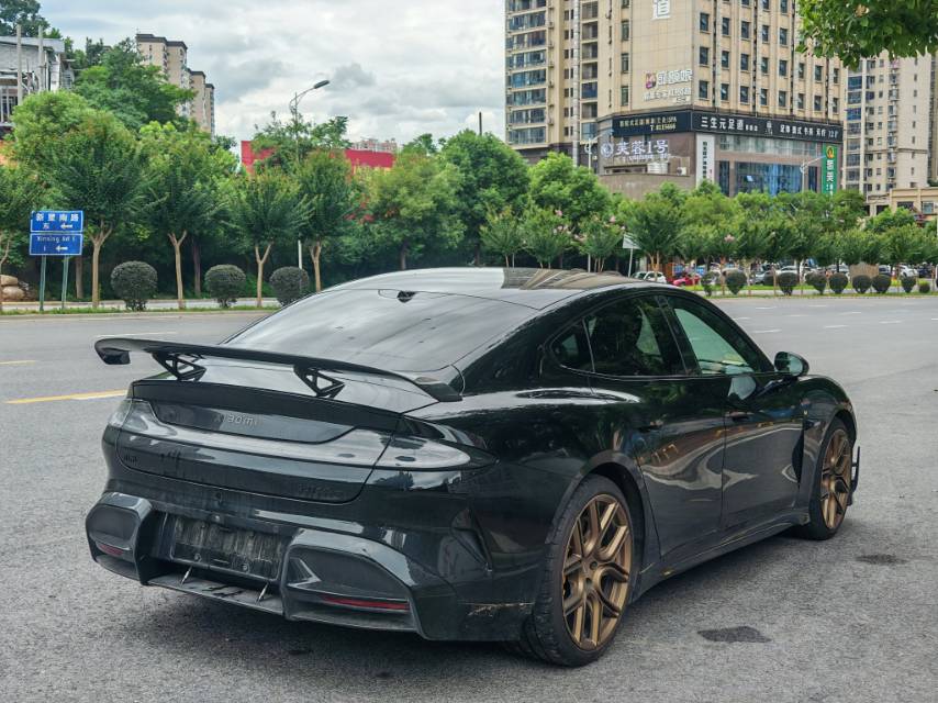 MI SU7 Ultra 2025 car image #4