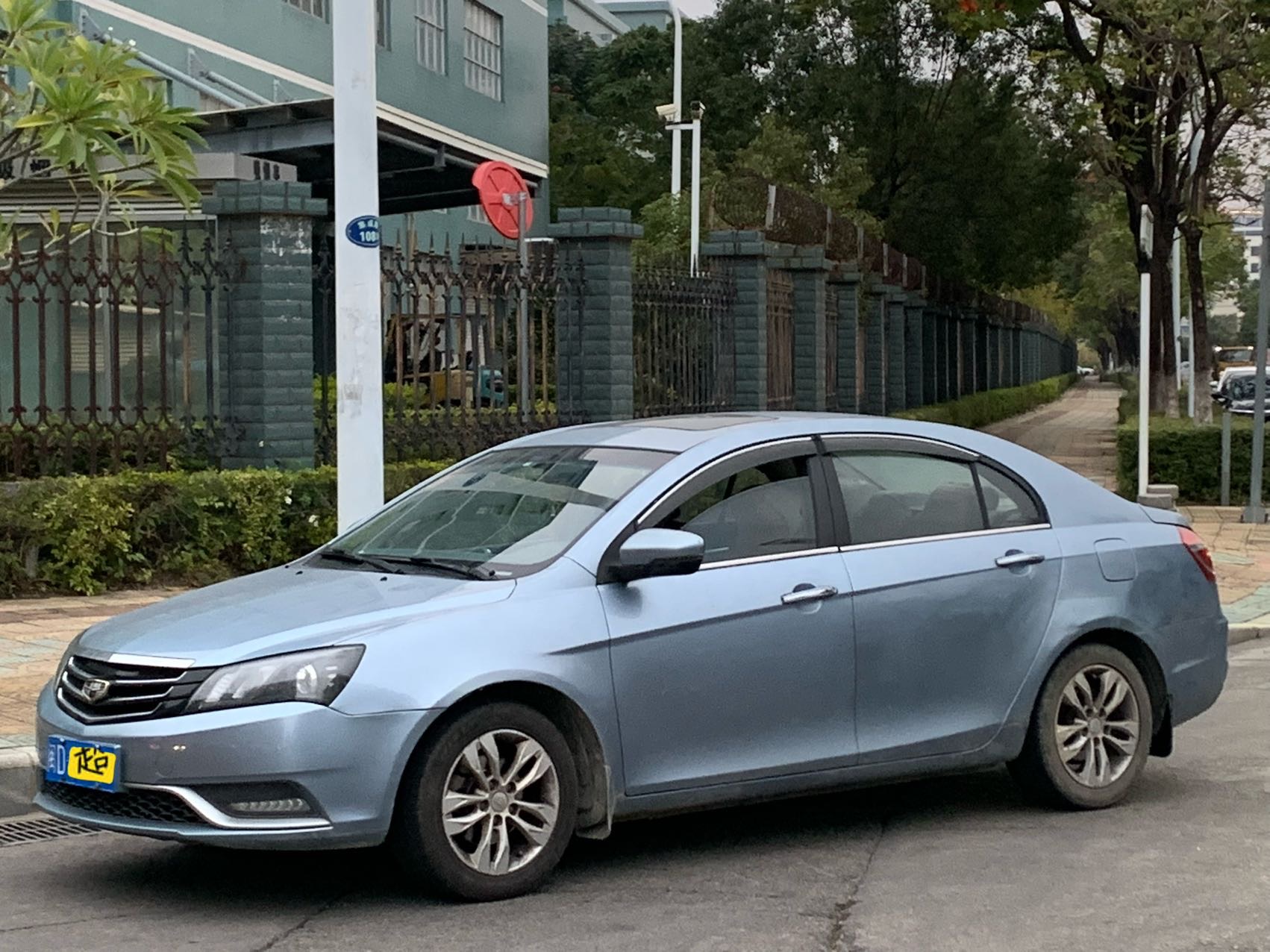 GEELY Emgrand 2014 car image 