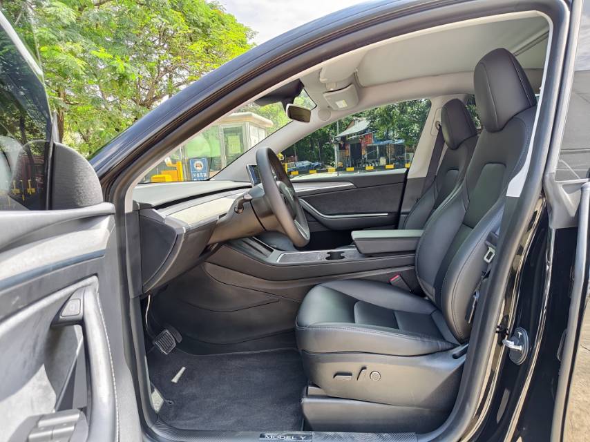 Tesla Model Y 2024 #5 Tesla Model Y 2024 car image #5