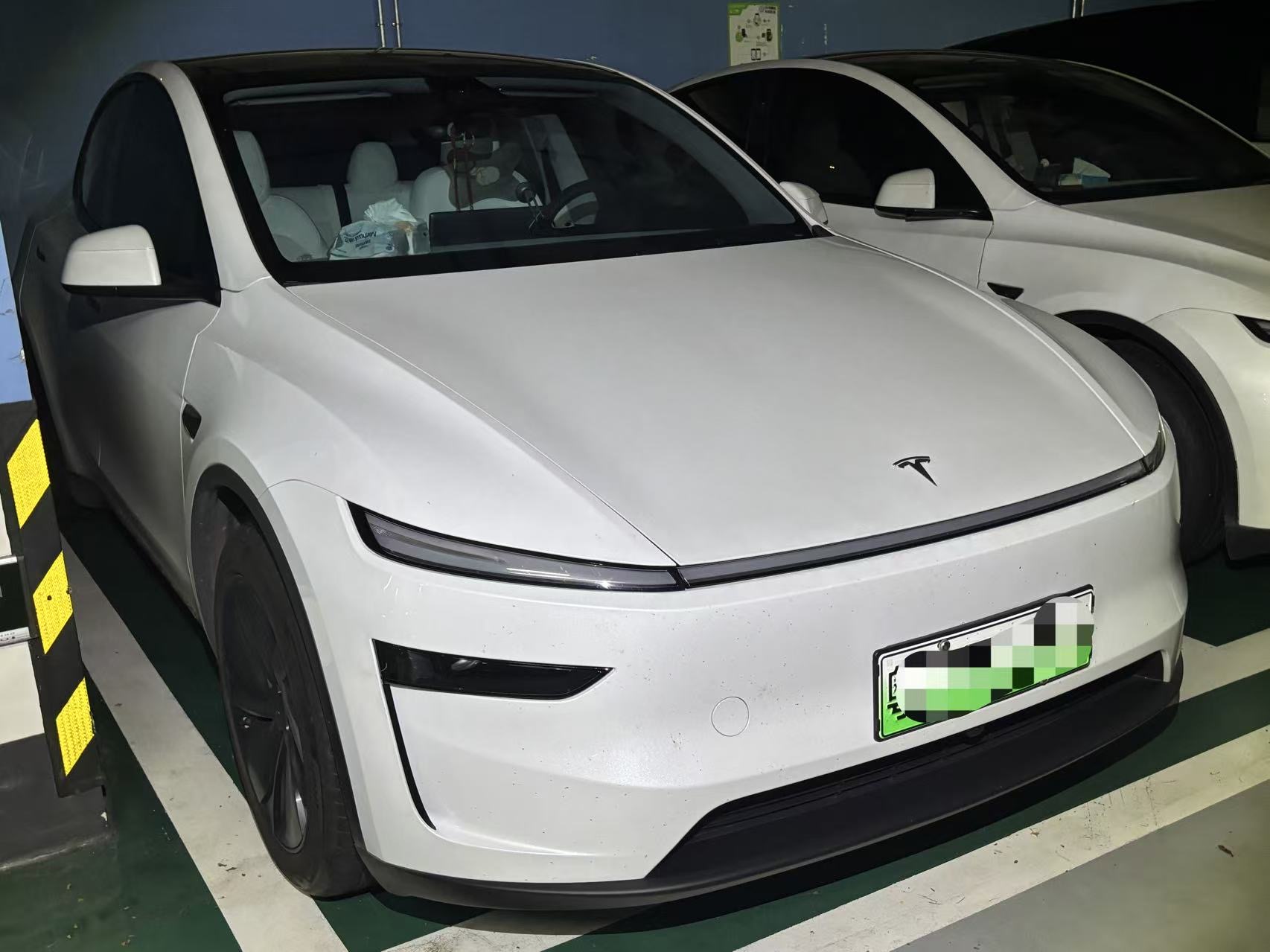 Tesla Model Y 2025 #3 Tesla Model Y 2025 car image #3