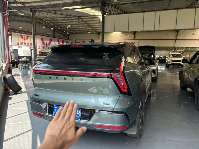 GEELY Boyue L 2025 car image #6