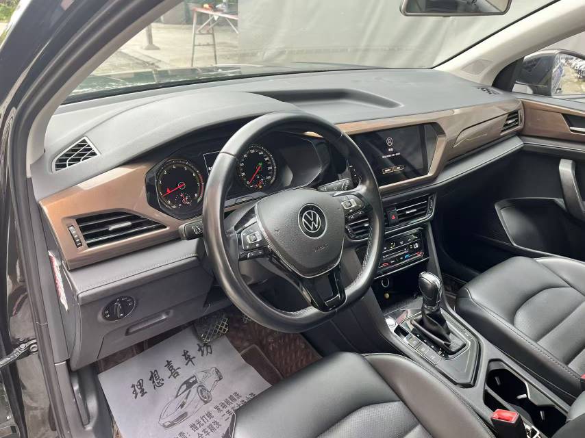 Volkswagen Tharu 2022 car image #12