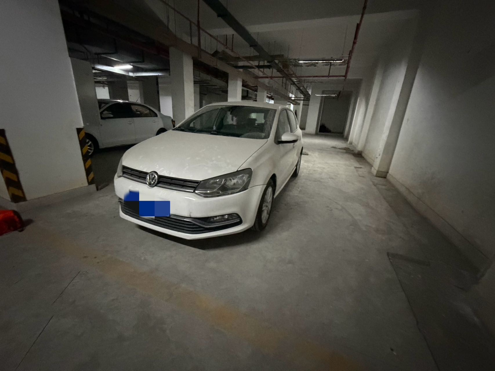 Volkswagen Polo 2015 car image #2