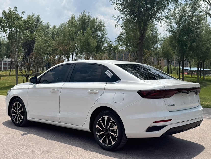 GEELY Emgrand 2024 #6 GEELY Emgrand 2024 car image #6