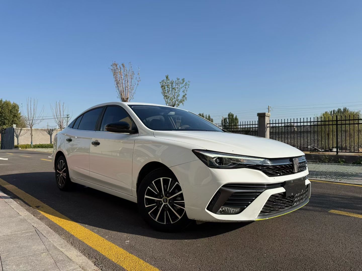 Roewe i5 2023 изображение автомобиля #2