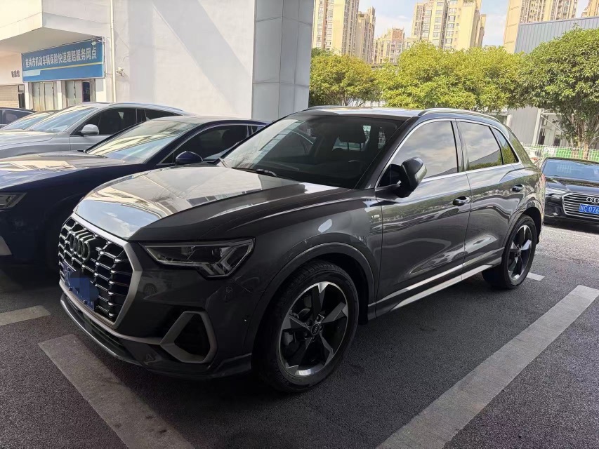 Audi Q3 2022 Audi Q3 2022 car image