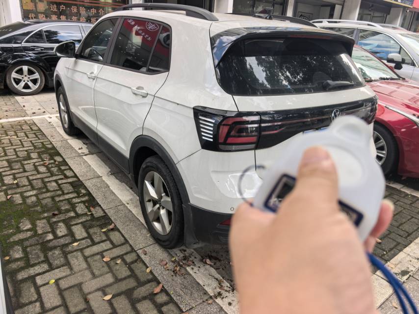 Volkswagen T-Cross 2021 car image #4