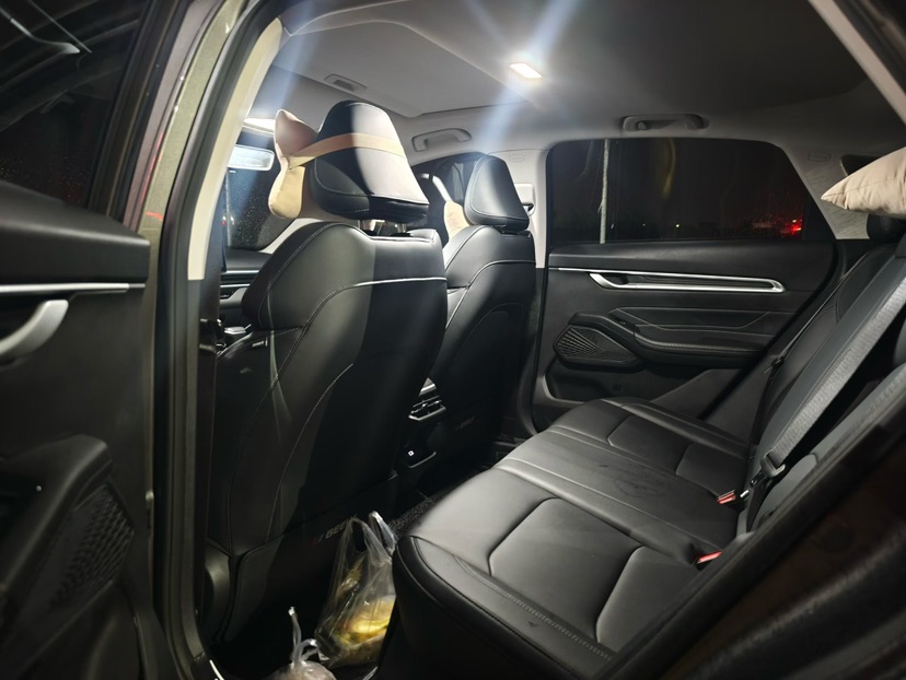 GEELY Emgrand 2025 #4 GEELY Emgrand 2025 car image #4